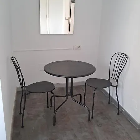 V I P One Homestay *